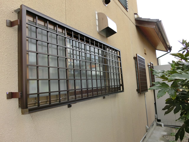 窓の防犯対策　アルミ面格子取付工事　名古屋市緑区